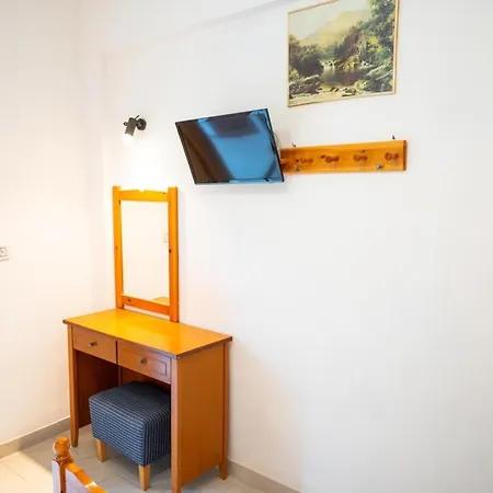 Jimmy'S Sea View Studios Apartment